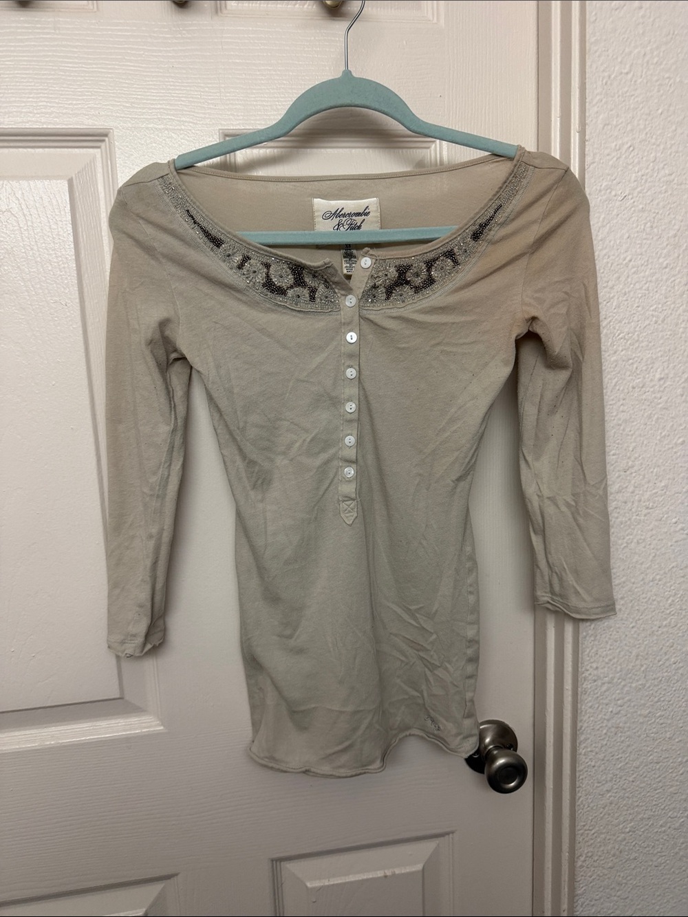 Y2k Abercrombie & Fitch Beige Embellished Scoop-Neck Henley